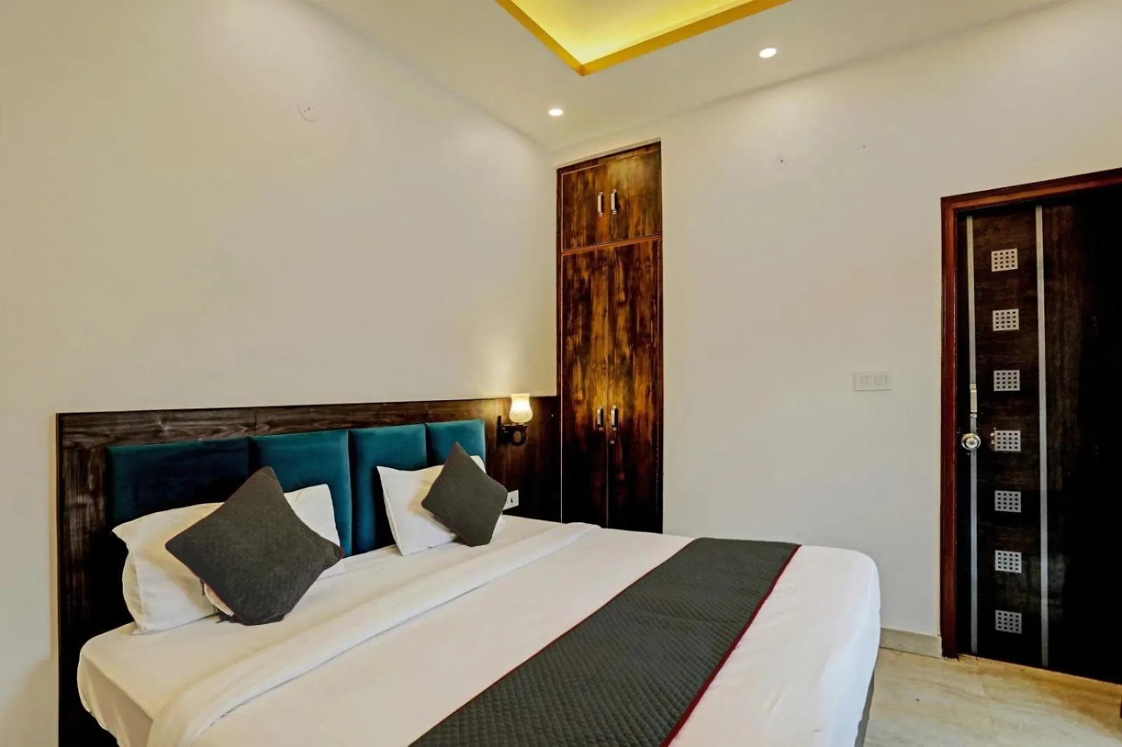 Hotel Golden Prime King New Delhi