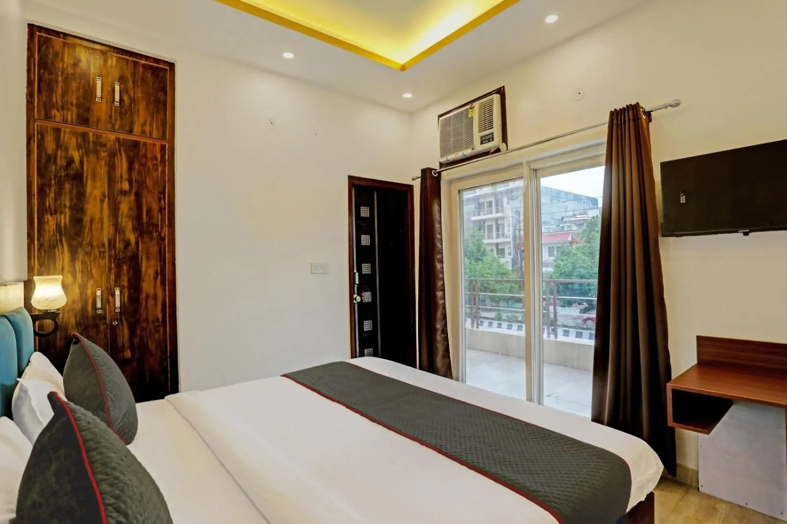 ****  Hotel Golden Prime King New Delhi India